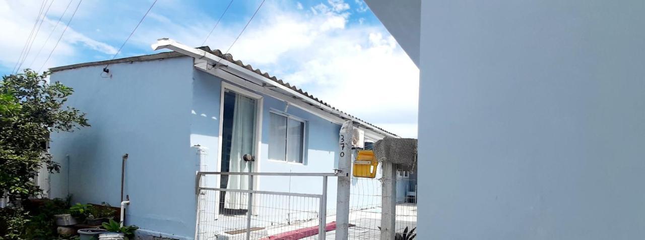 Kitnet K1 Em Torres-Rs - Na Mais Bela Praia Gaucha - Cozinha - Banheiro - Ar Condicionado - Smart Tv 32' - Wi-Fi - Anfitria Superhost No Bnb Εξωτερικό φωτογραφία