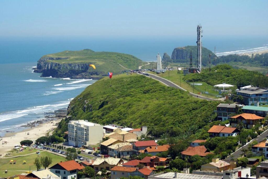 Kitnet K1 Em Torres-Rs - Na Mais Bela Praia Gaucha - Cozinha - Banheiro - Ar Condicionado - Smart Tv 32' - Wi-Fi - Anfitria Superhost No Bnb Εξωτερικό φωτογραφία